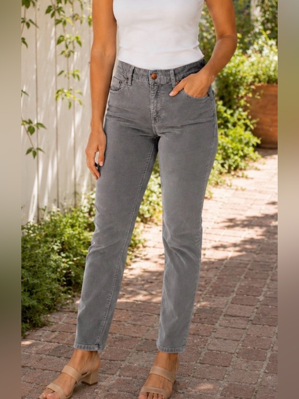 GAP- Gray Corduroy Legging Jeans Size 29/8
